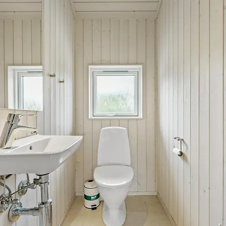 Lovely In With Kitchen Holiday home