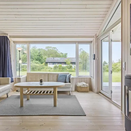 Lovely In With Kitchen Holiday home *